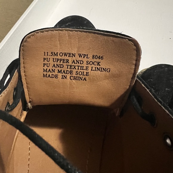 Pair of suede shows - Picture 2 of 4